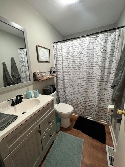 Building Photo - 8429 Daisy Dallas Rd