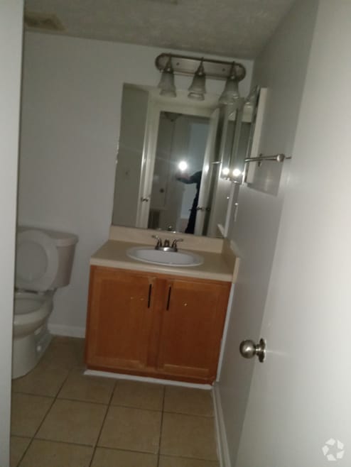 Building Photo - 3005 Seven Pines Ln