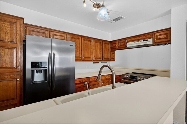 Building Photo - 1709 Castleford Rd