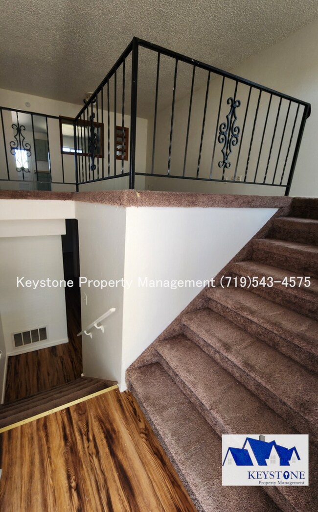 Building Photo - Charming Townhome in Pueblo West – Comfortable & Convenient Living $1300/$1300
