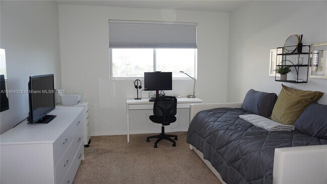 Building Photo - 201 Golden Isles Dr