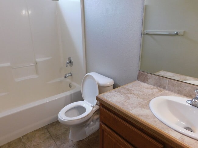 Building Photo - Nice Duplex in Established Neighborhood