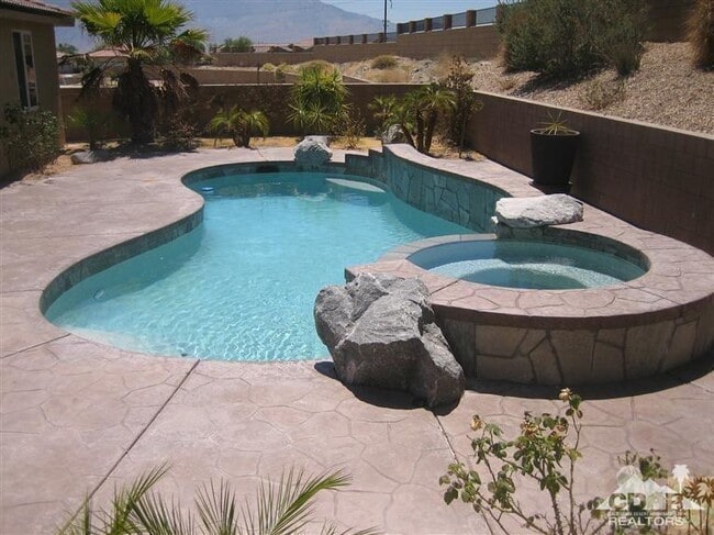 Building Photo - 8419 Meadows Way