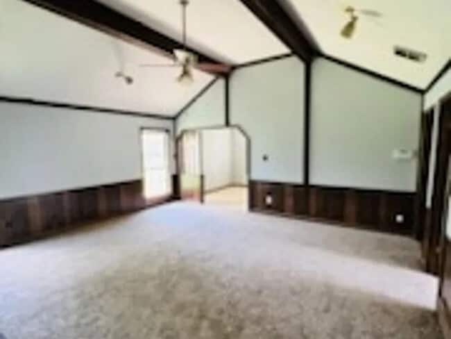 Building Photo - House For Rent