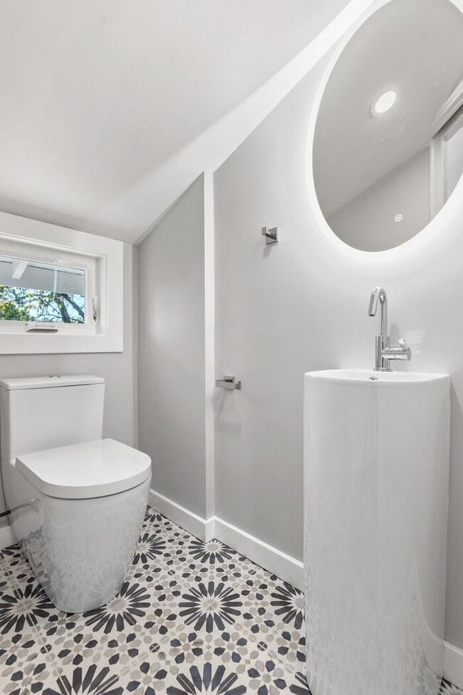 Building Photo - Stunningly Remodeled 1905 Beauty w/ AIR CO...