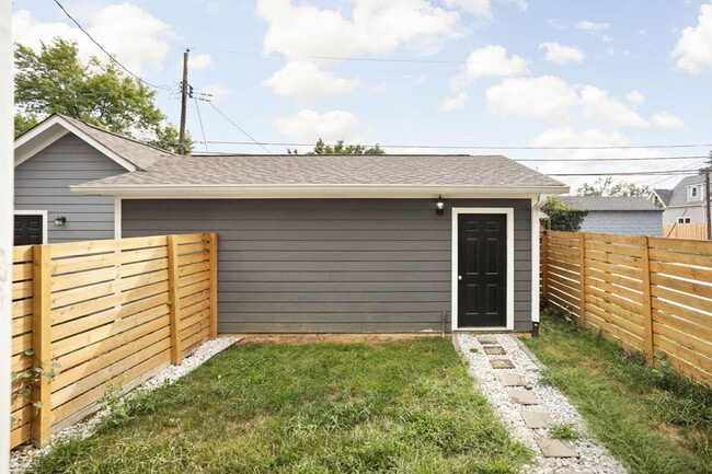 Building Photo - 341 Parkway Ave