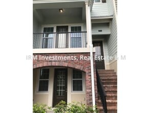 Building Photo - 3 bed 3.5 bath townhome 2 car garage LAWRENCE MODEL