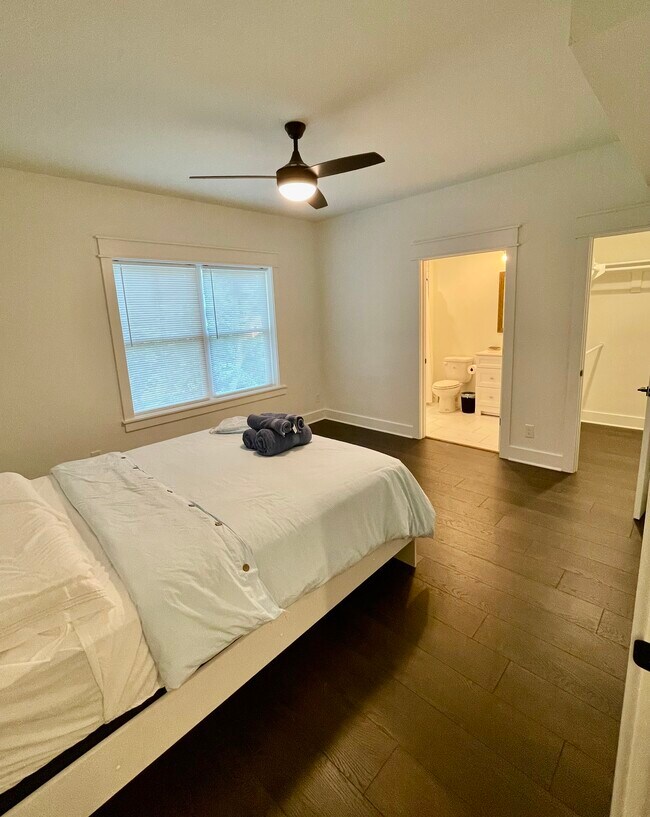 Building Photo - 4317 Holly St