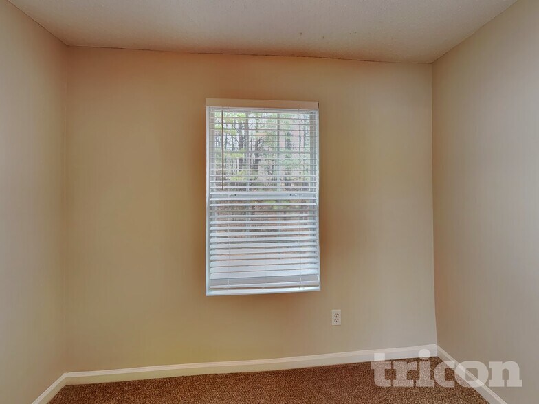 Building Photo - 5484 Sierra Tr