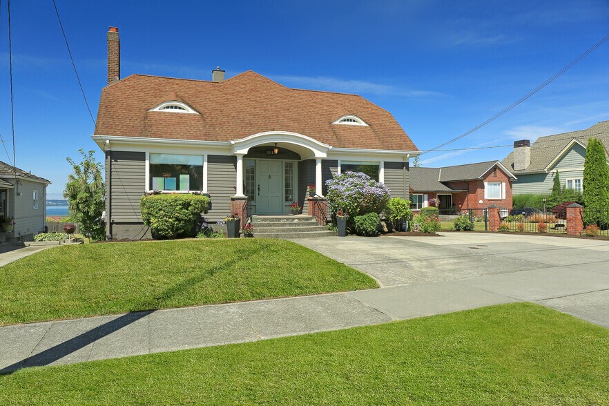 Primary Photo - 1112 Grand Ave