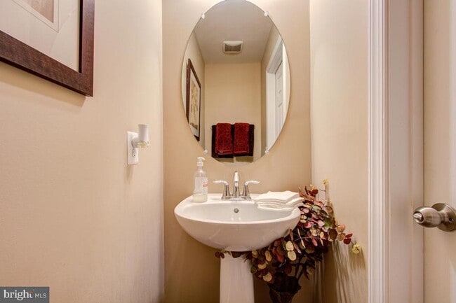 Building Photo - 12601 Rustic Rock Ln