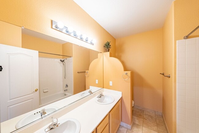 Building Photo - Beautiful 4-bedroom home located in Henderson