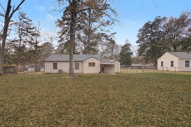 Building Photo - 8921 Sweetbriar Ln