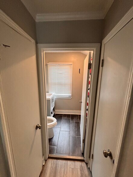 Building Photo - 3523 Barwood Cir
