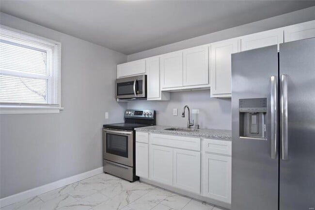 Building Photo - Fantastic 3bd/1ba home! Coming soon!