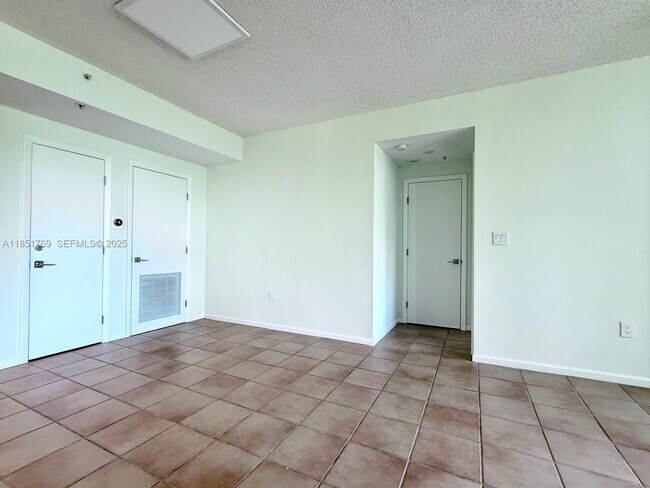 Building Photo - 185 SE 14th Terrace