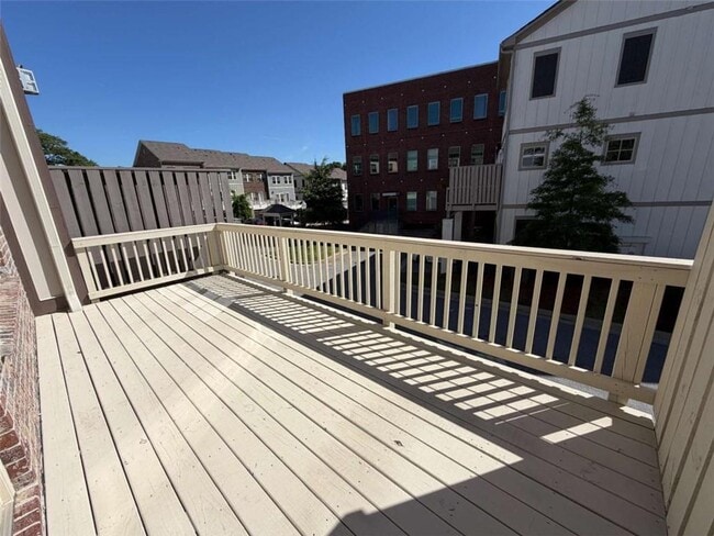 Building Photo - 2590 Morehead St