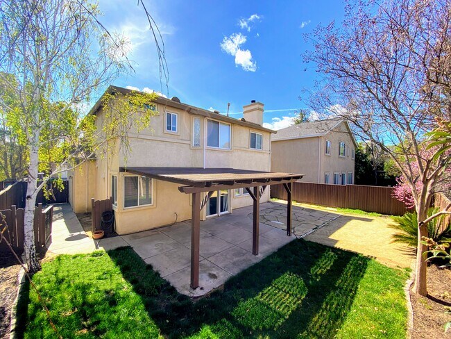 Building Photo - 67 Primrose Ct