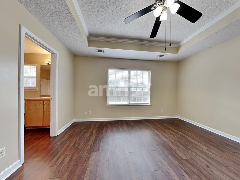 Building Photo - 109 W Tahoe Dr