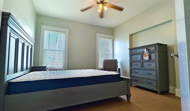 Building Photo - 553 Dorchester Ave