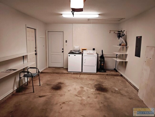 Building Photo - 1 Pinehurst Dr