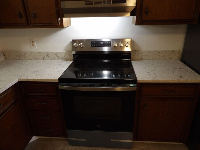 Building Photo - 837 Malabu Dr