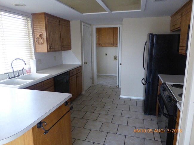 Building Photo - 4302 SW Parkridge Blvd
