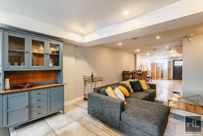 Building Photo - CLIFTON PLACE