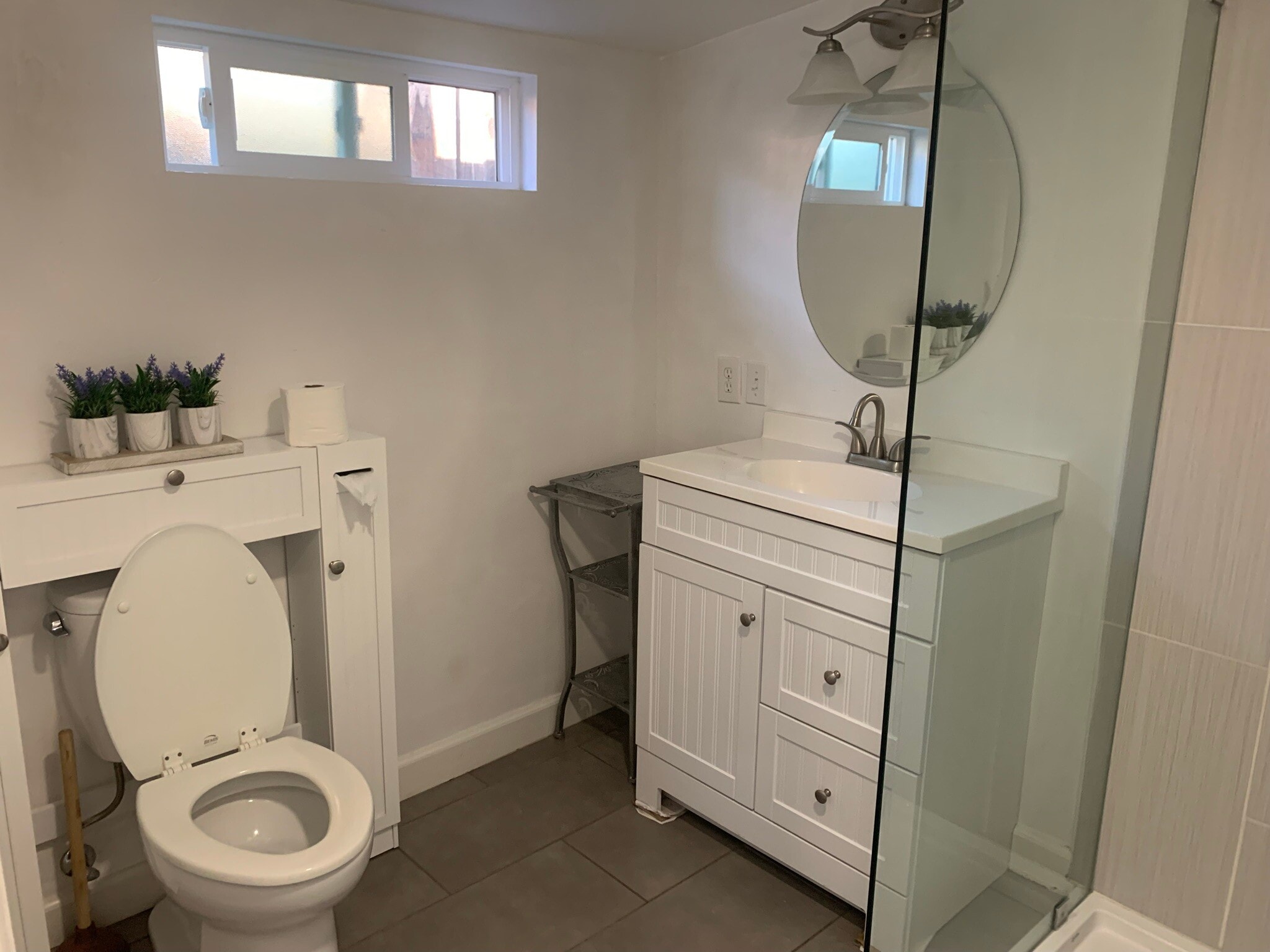 Building Photo - 5649 Stansbury Ave