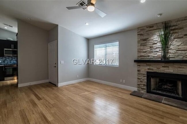 Building Photo - Upgraded Condo