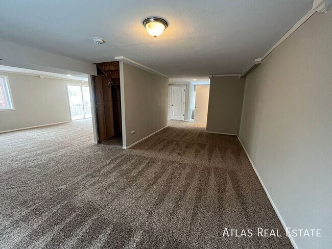 Building Photo - 6423 Elsinore Dr