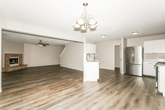 Building Photo - 8117 Retreat Ln