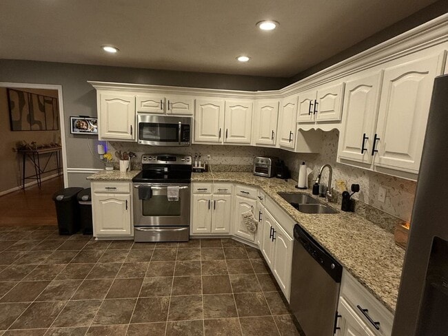 Building Photo - 303 Carlton Pl