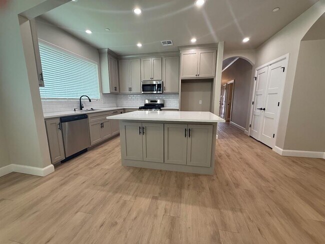 Building Photo - 4113 Abbey Pk Dr