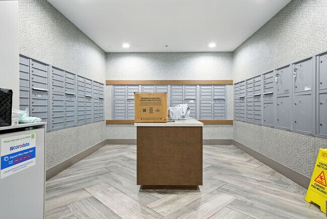 Building Photo - 1201 4th St