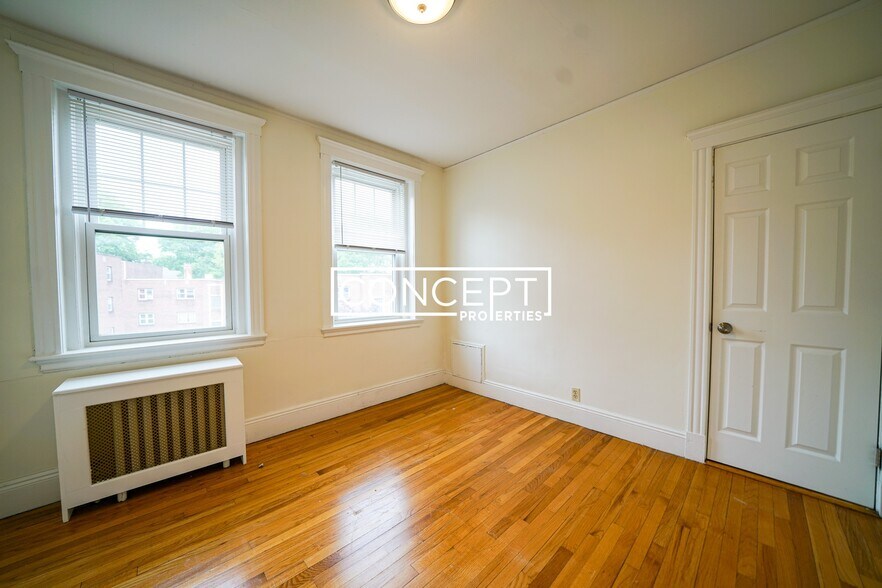 Building Photo - 58 Selkirk Rd