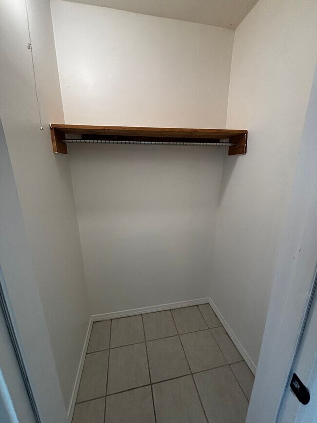 Building Photo - 735 Genevieve St