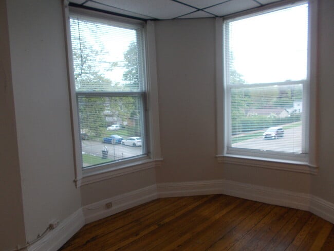 Building Photo - 2900 Enoch Ave