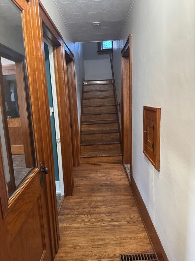 Building Photo - Beautiful, Meticulously Maintained Home in...