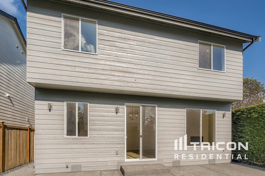 Building Photo - 10228 Whitman Ave SW