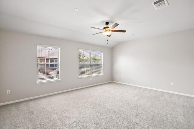 Building Photo - 516 E Slaughter Ln