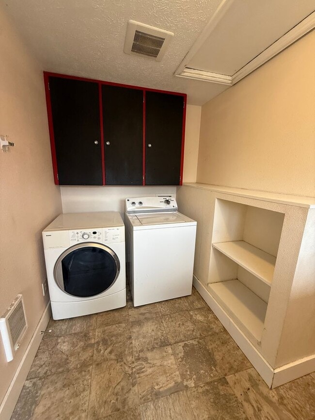 Building Photo - 2bd 1bth Home For Rent in Cheney