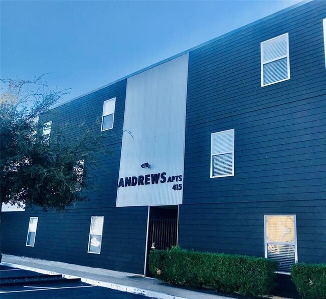 Building Photo - 415 W 39th St