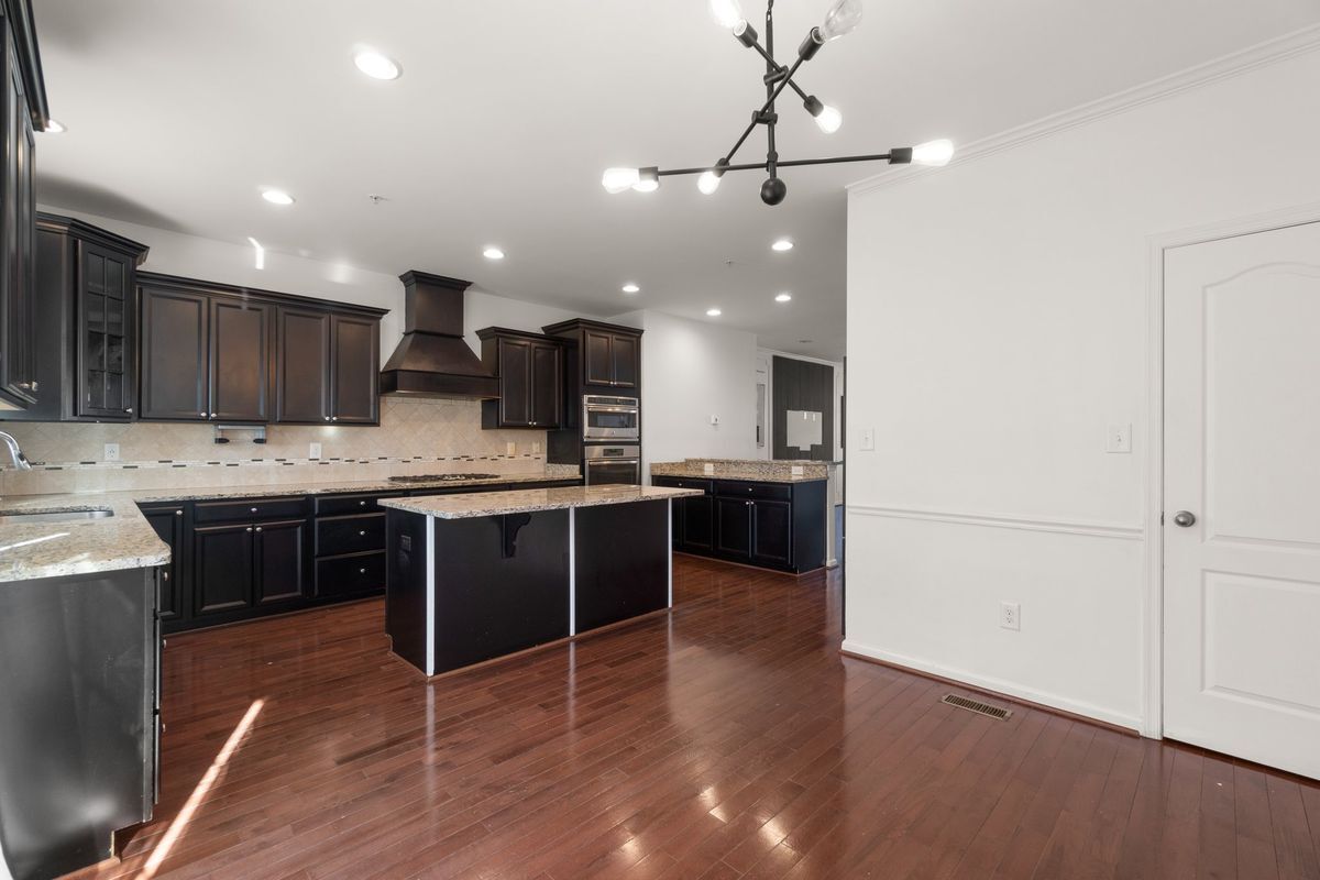 Building Photo - 8020 Ravenclaw Rd