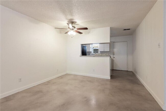 Building Photo - 5612 William Holland Ave