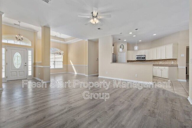 Building Photo - 414 Carriage Lake Dr