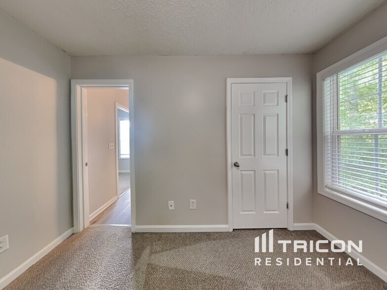 Building Photo - 286 Greystone Pkwy
