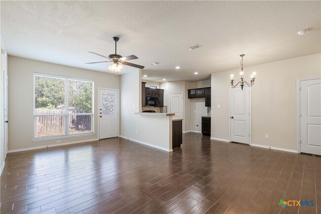 Building Photo - 290 Rosalie Dr