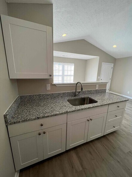 Building Photo - 2117 W Burnett Ave