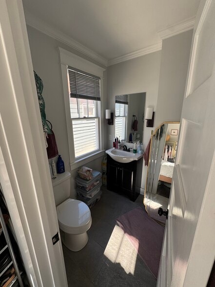 Building Photo - 25 Kennedy St